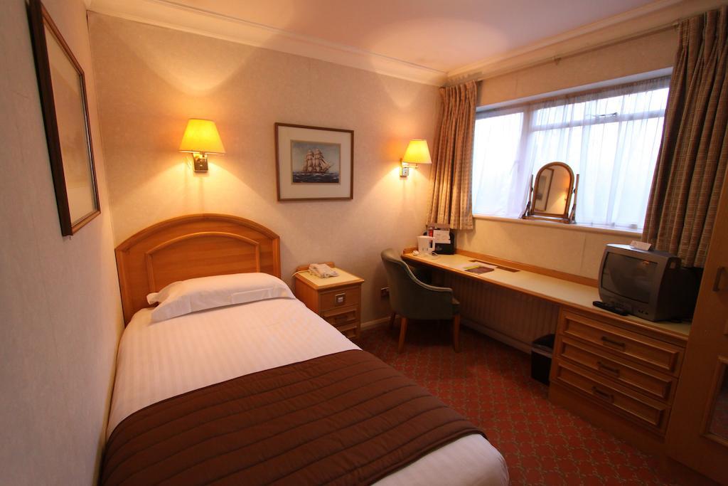 Swallow Churchgate Hotel Харлоу Стая снимка