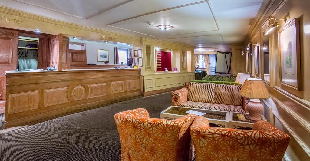 Swallow Churchgate Hotel Харлоу Екстериор снимка