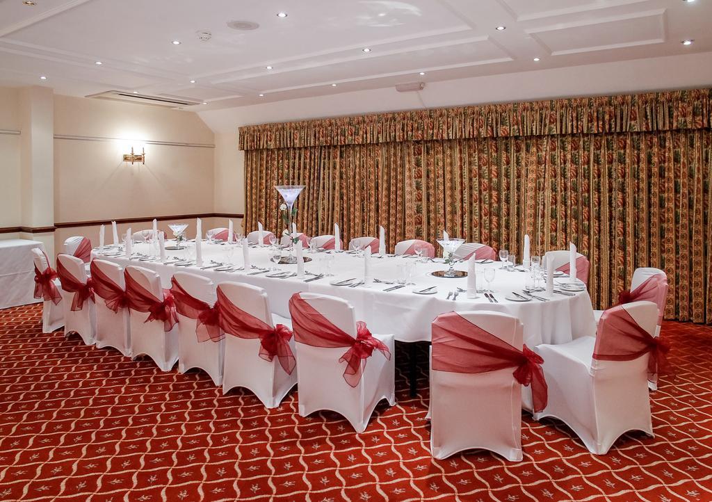 Swallow Churchgate Hotel Харлоу Екстериор снимка
