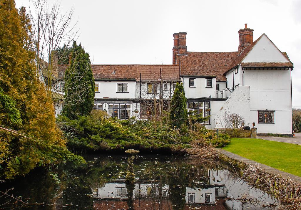 Swallow Churchgate Hotel Харлоу Екстериор снимка