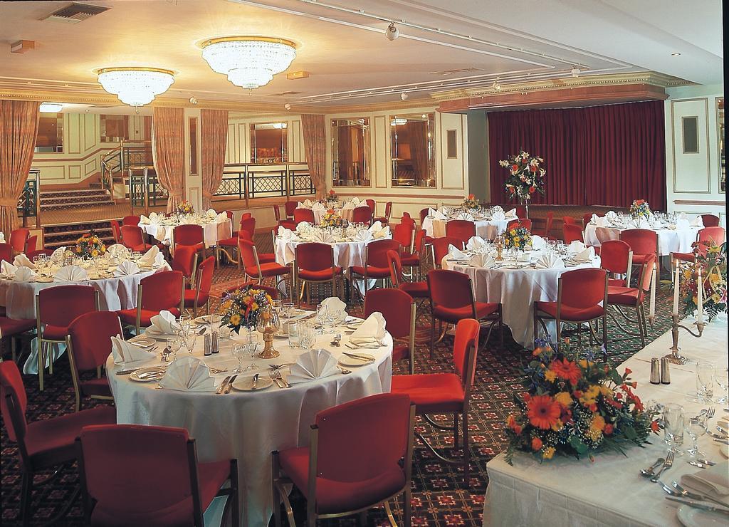 Swallow Churchgate Hotel Харлоу Екстериор снимка