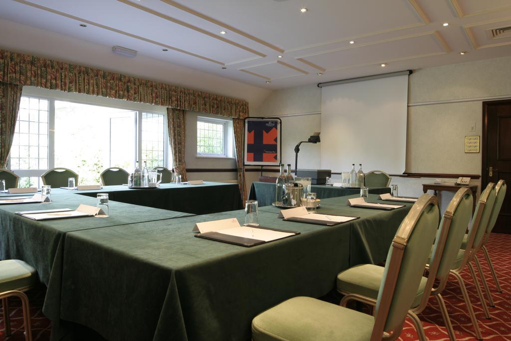 Swallow Churchgate Hotel Харлоу Съоръжения снимка