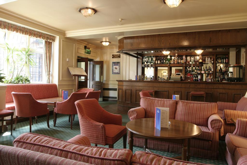 Swallow Churchgate Hotel Харлоу Ресторант снимка